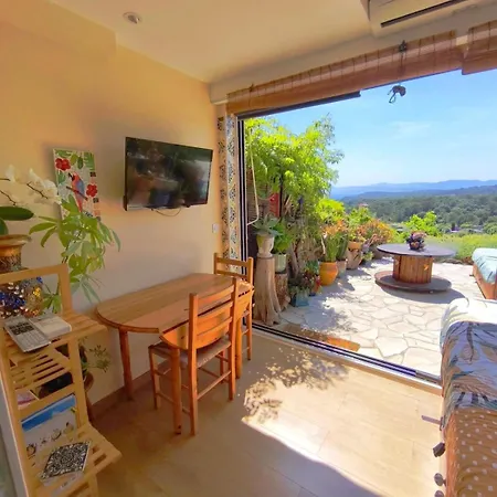 Vue , Jardin & Ambiance Tiny House * Saint-Raphael (Var)